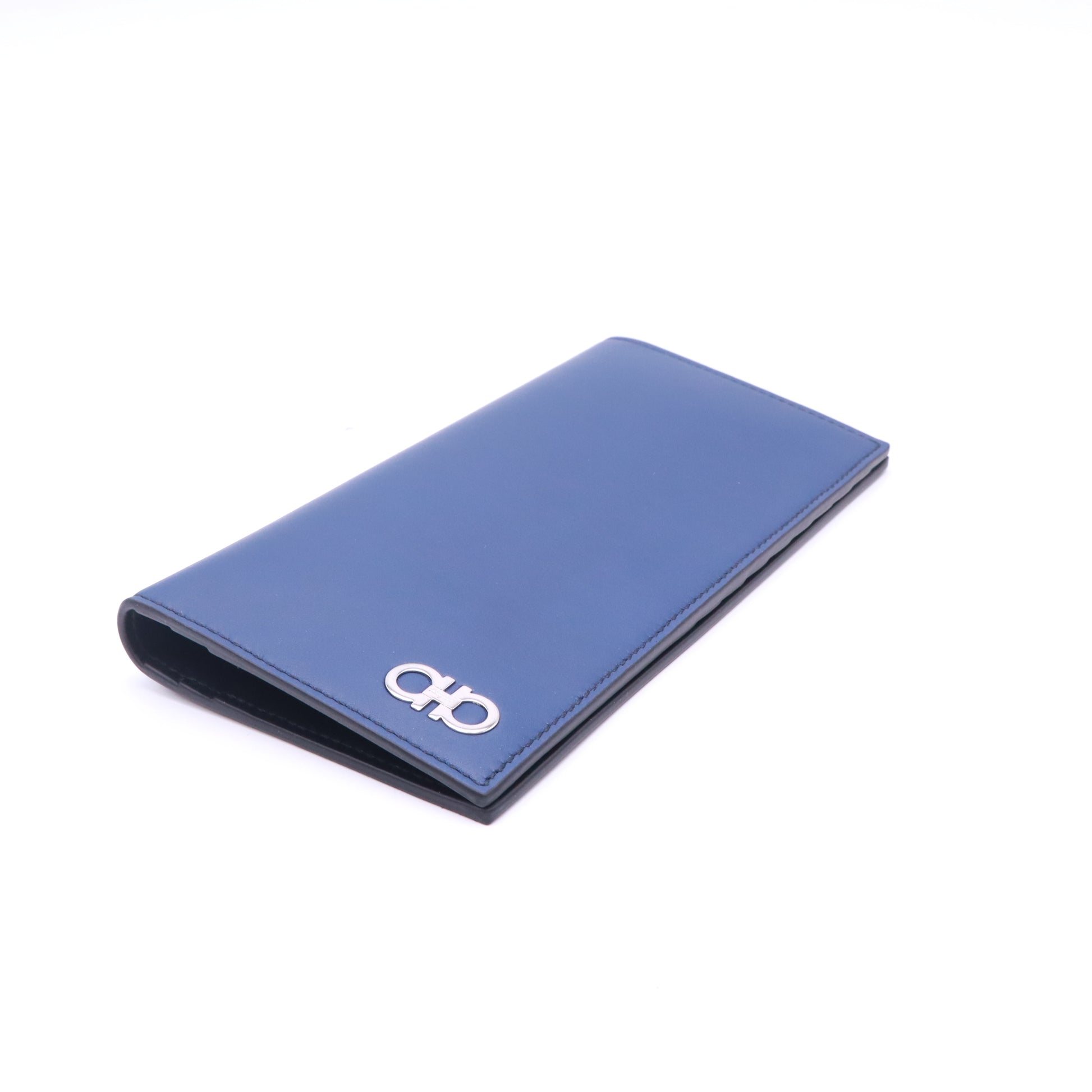 Ferragamo Gancini Continental Wallet W22871