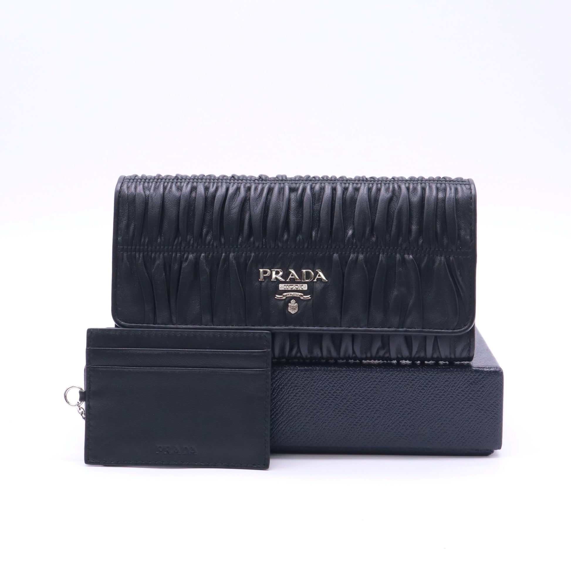Prada Nappa Gaufre Wallet On Chain W22875