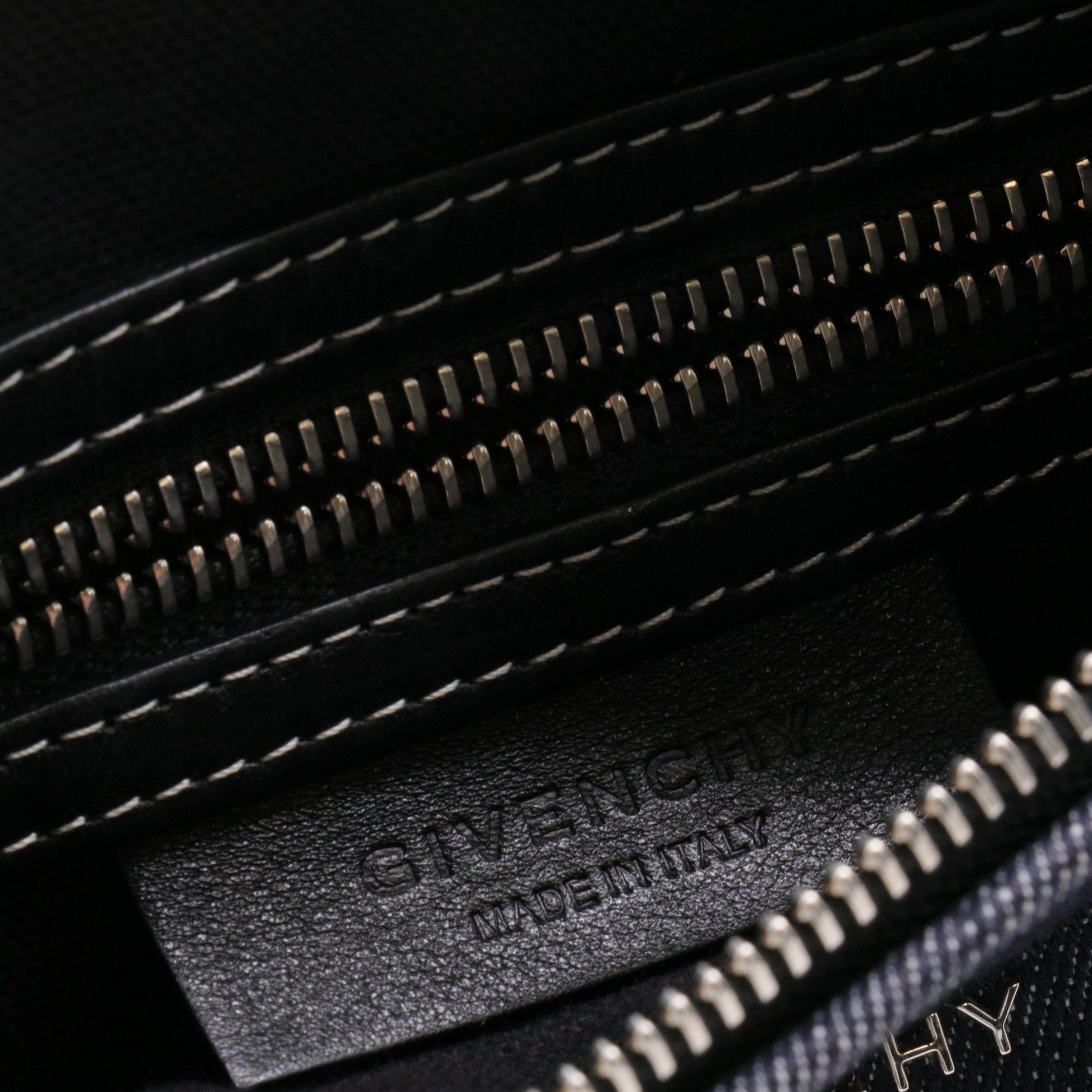 B10995  Givenchy pendora Denim for Gisel