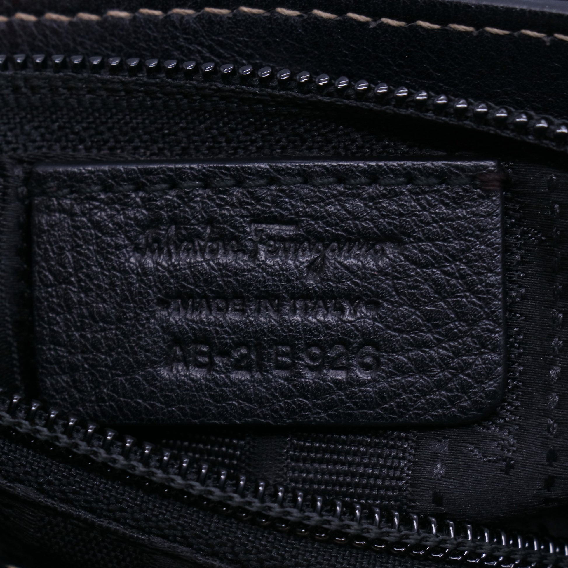 Salvatore Ferragamo Black Pebbled Gancini Leather Fanisa Shoulder Bag twins B21408