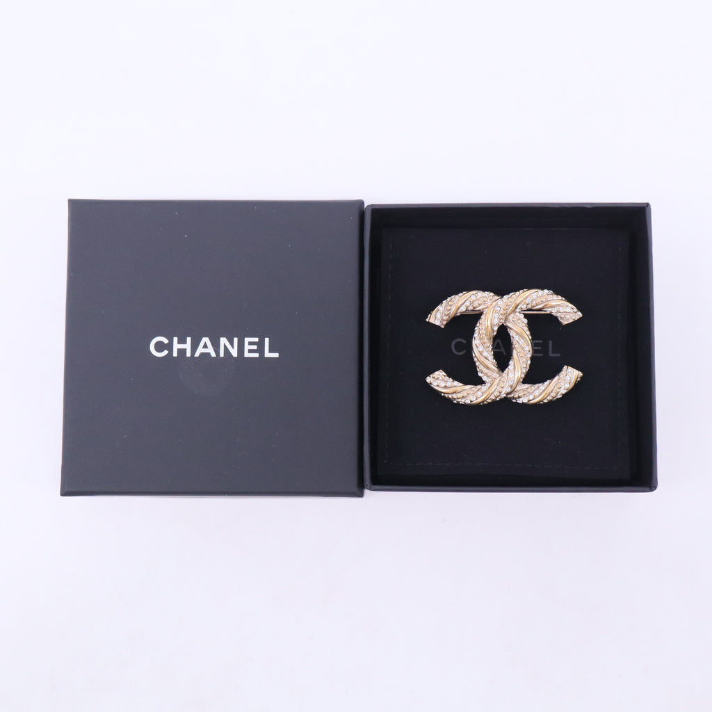 Gold CC Brooch W20638