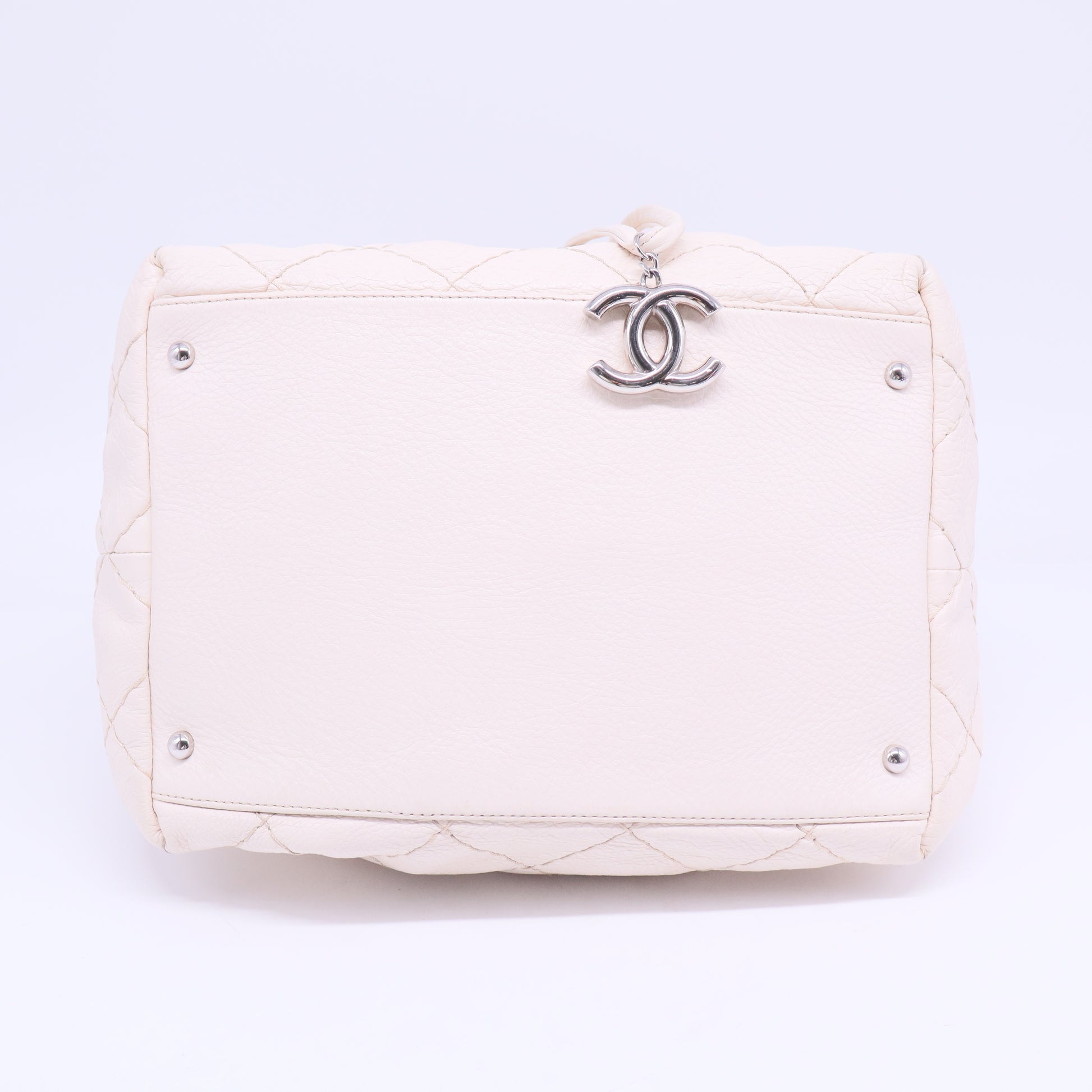 On the Road Drawstring Bucket Bag Quilted Glazed Leather B20596