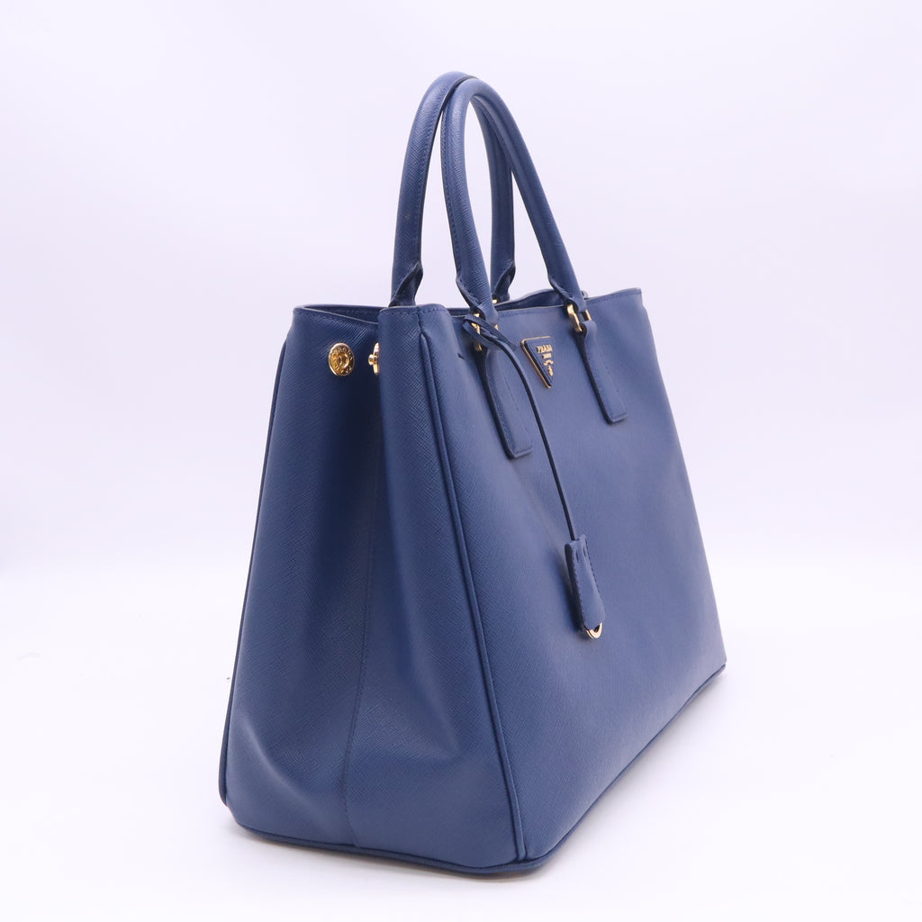 Saffiano Large Galleria Double Zip Tote Bluette B24750