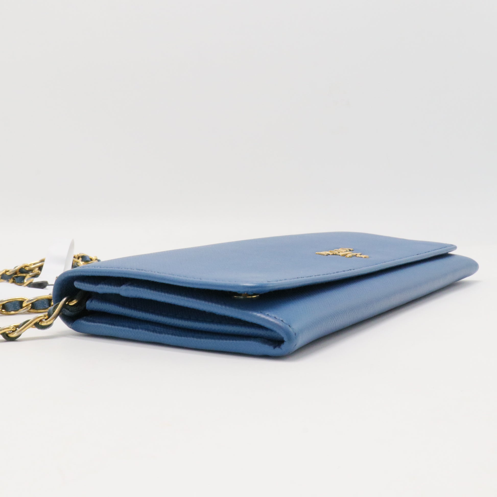 Saffiano Wallet On Chain