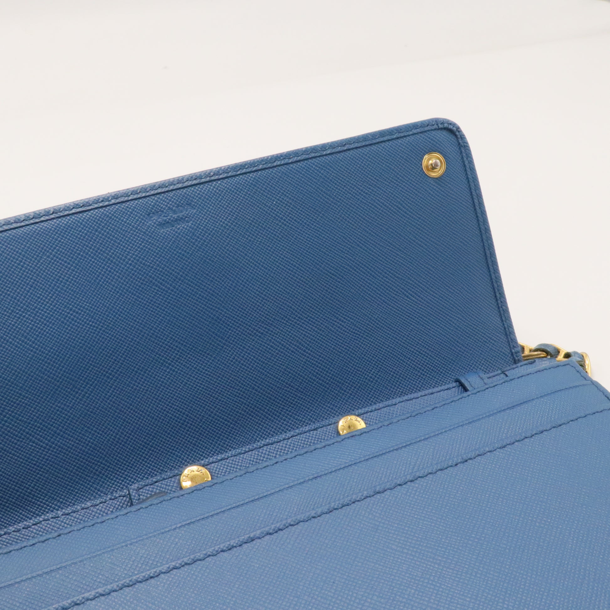 Saffiano Wallet On Chain