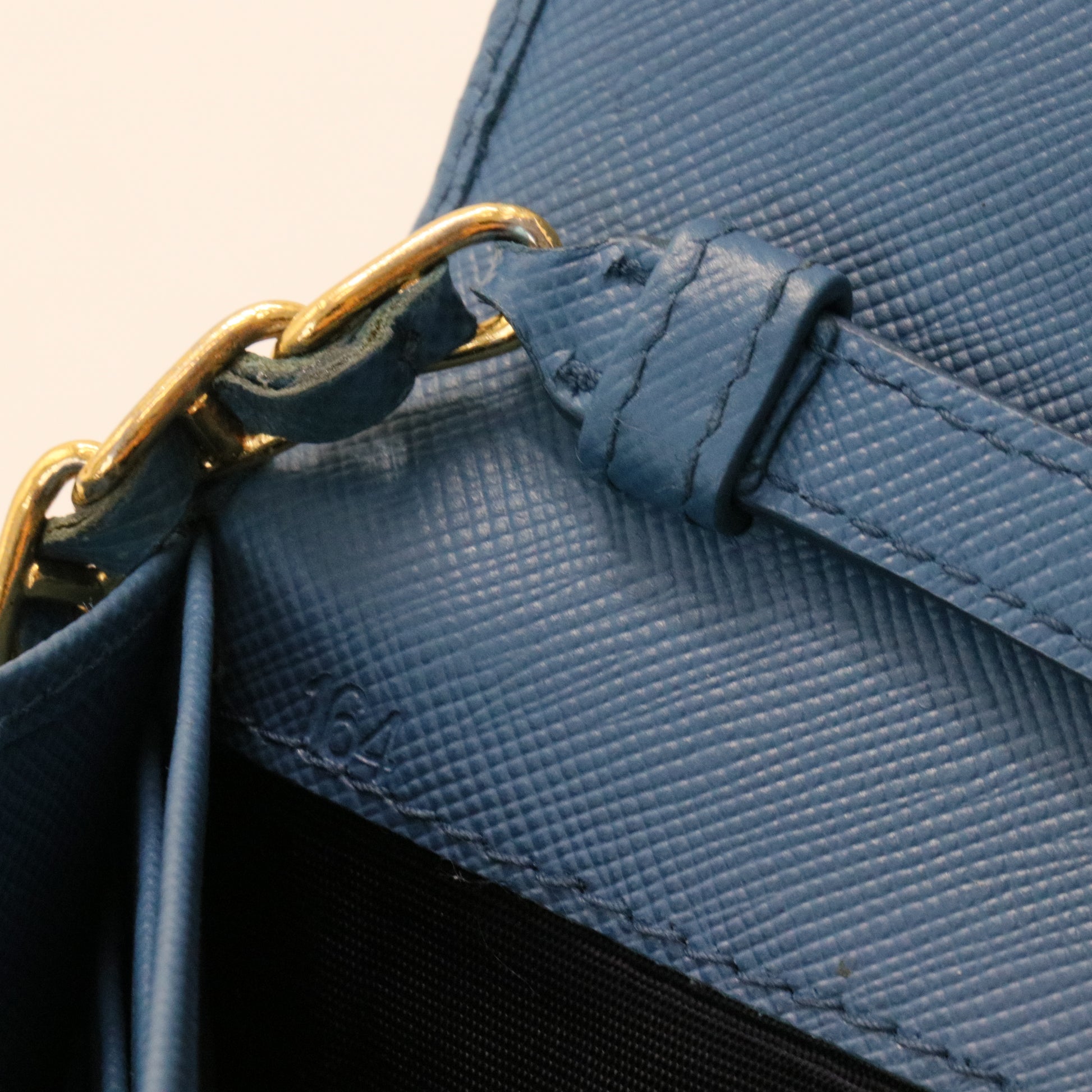 Saffiano Wallet On Chain