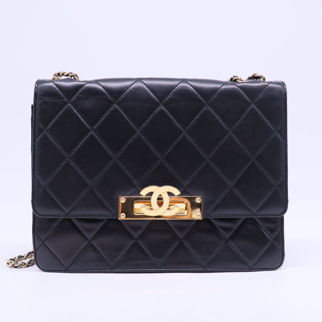 Lambskin Quilted Medium Golden Class Flap Black B20693