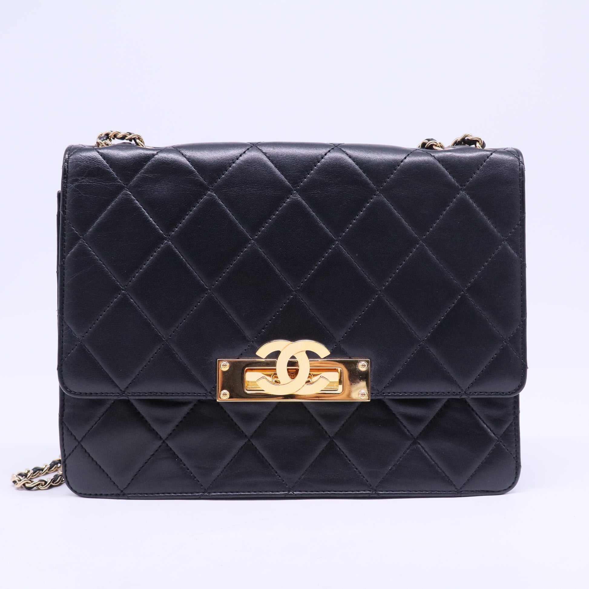 Lambskin Quilted Medium Golden Class Flap Black B20693