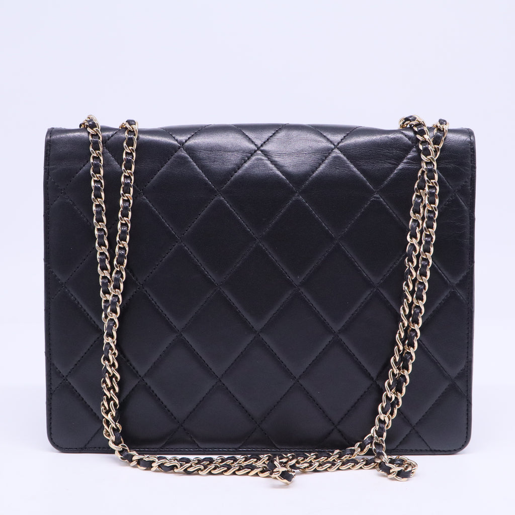 Lambskin Quilted Medium Golden Class Flap Black B20693