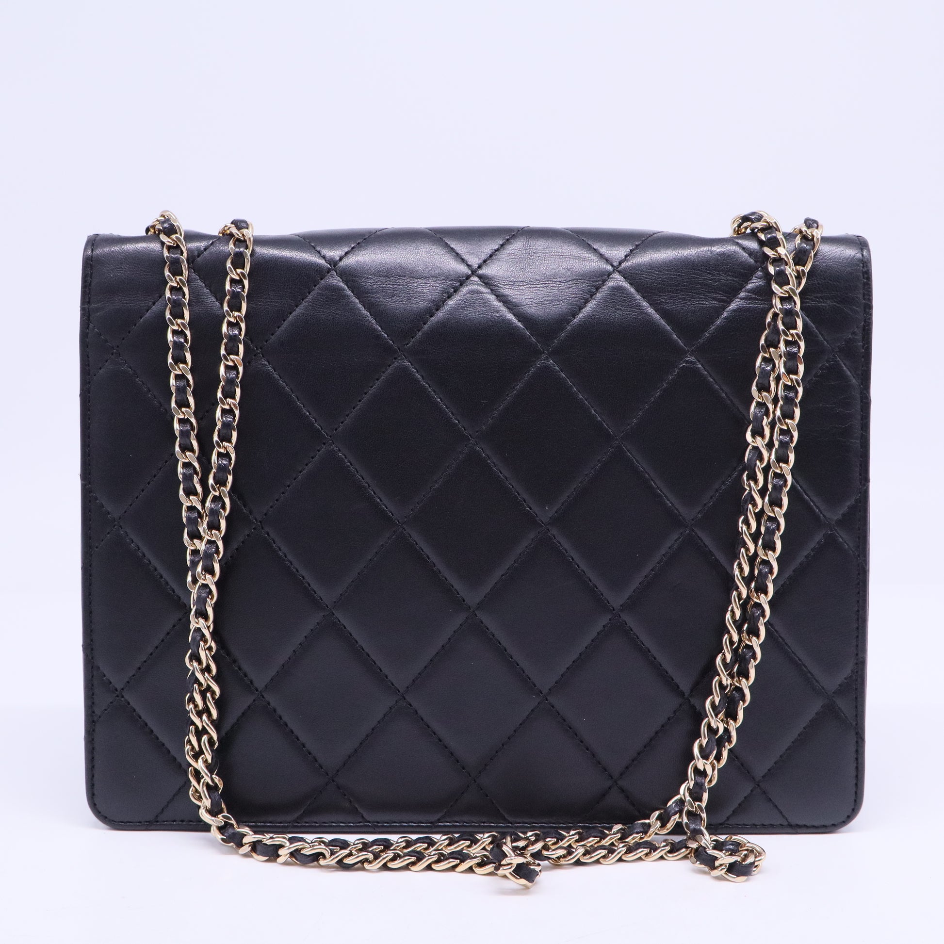 Lambskin Quilted Medium Golden Class Flap Black B20693