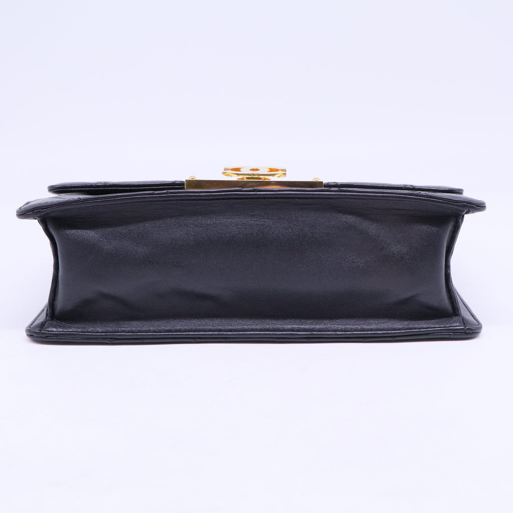 Lambskin Quilted Medium Golden Class Flap Black B20693