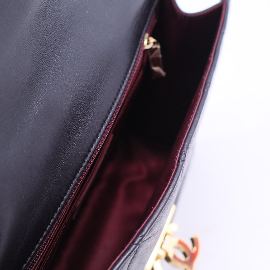 Lambskin Quilted Medium Golden Class Flap Black B20693