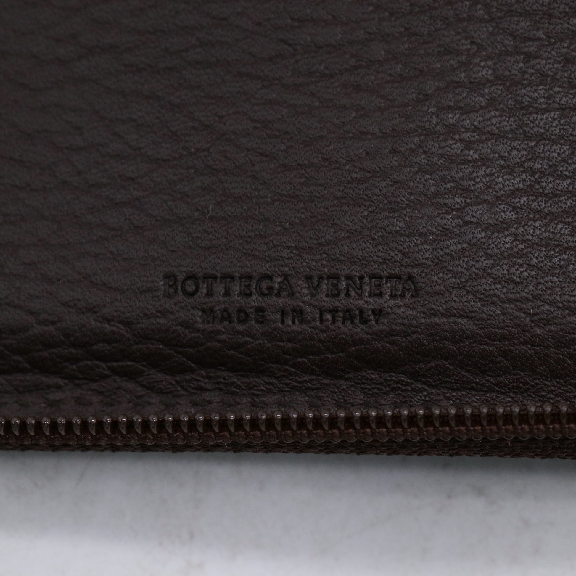 Men's Leather Zip-Around Wallet W21282