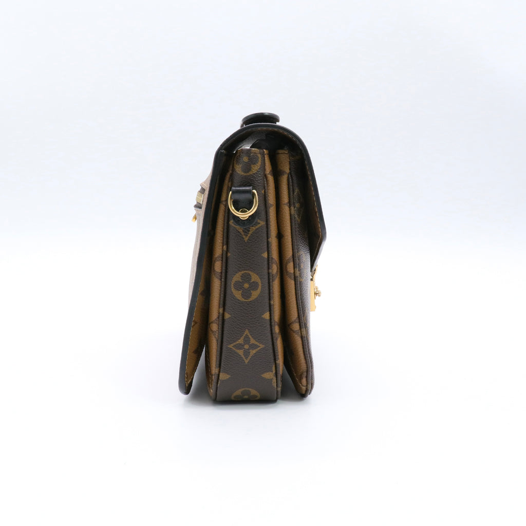 Reverse Monogram Pochette Metis twins