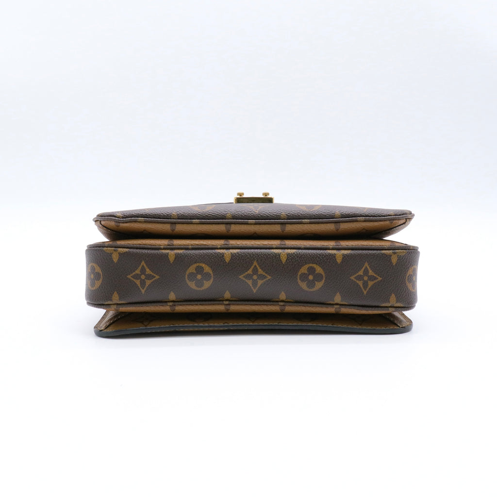 Reverse Monogram Pochette Metis twins