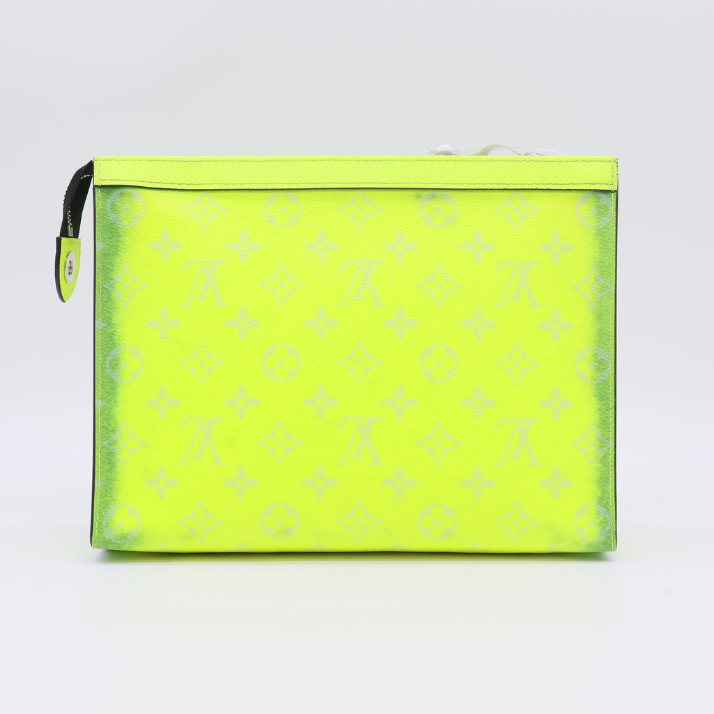 Louis Vuitton Taïgarama Pochette Voyage MM W22888