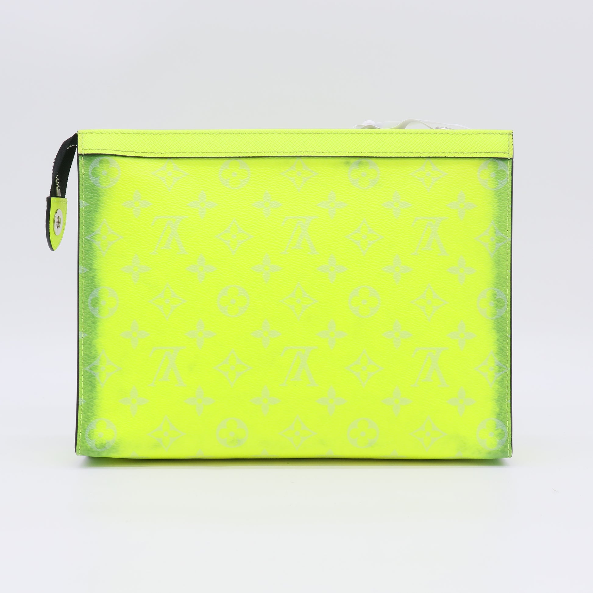 Louis Vuitton Taïgarama Pochette Voyage MM W22888