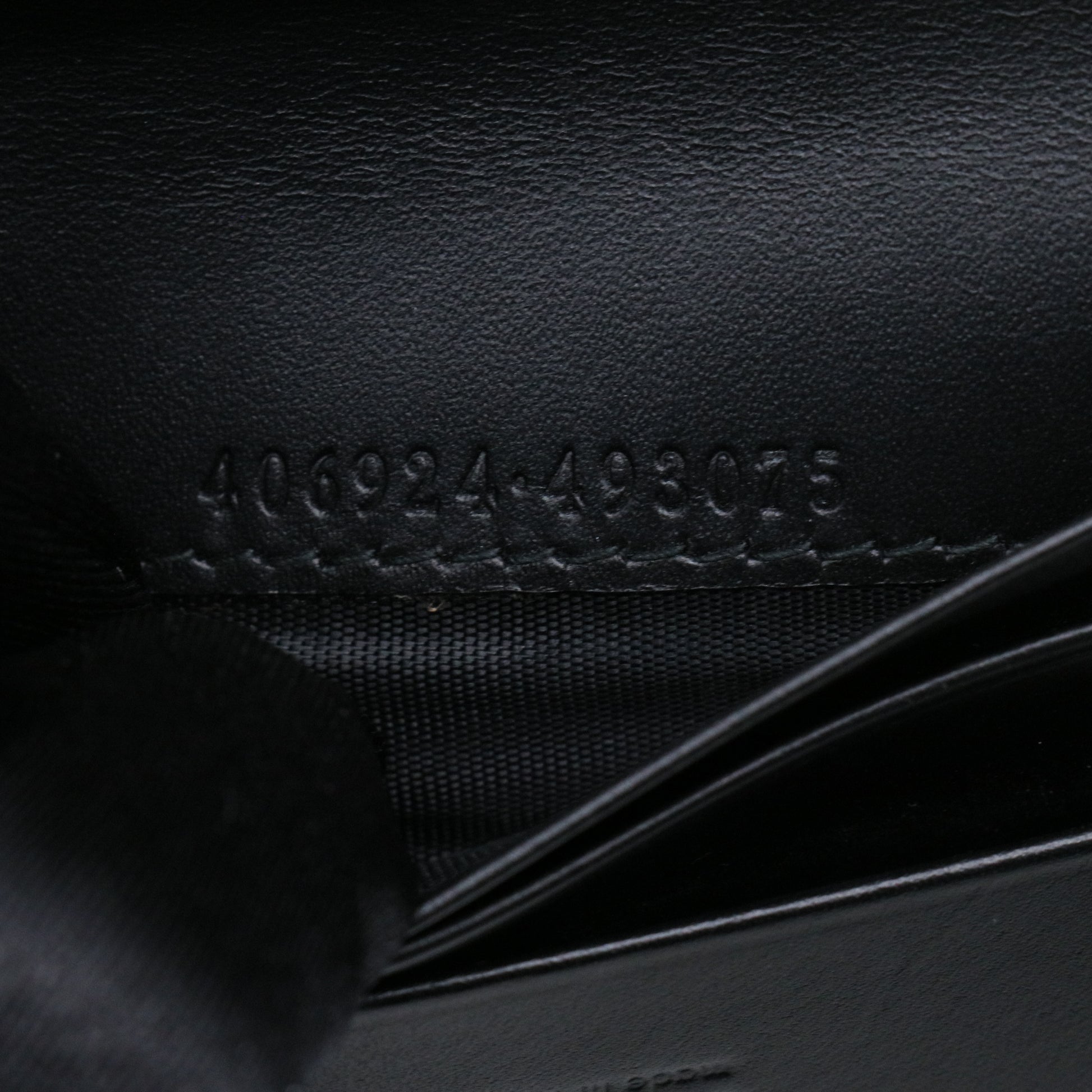 Gucci Guccissima Leather Bowy Wallet W21308