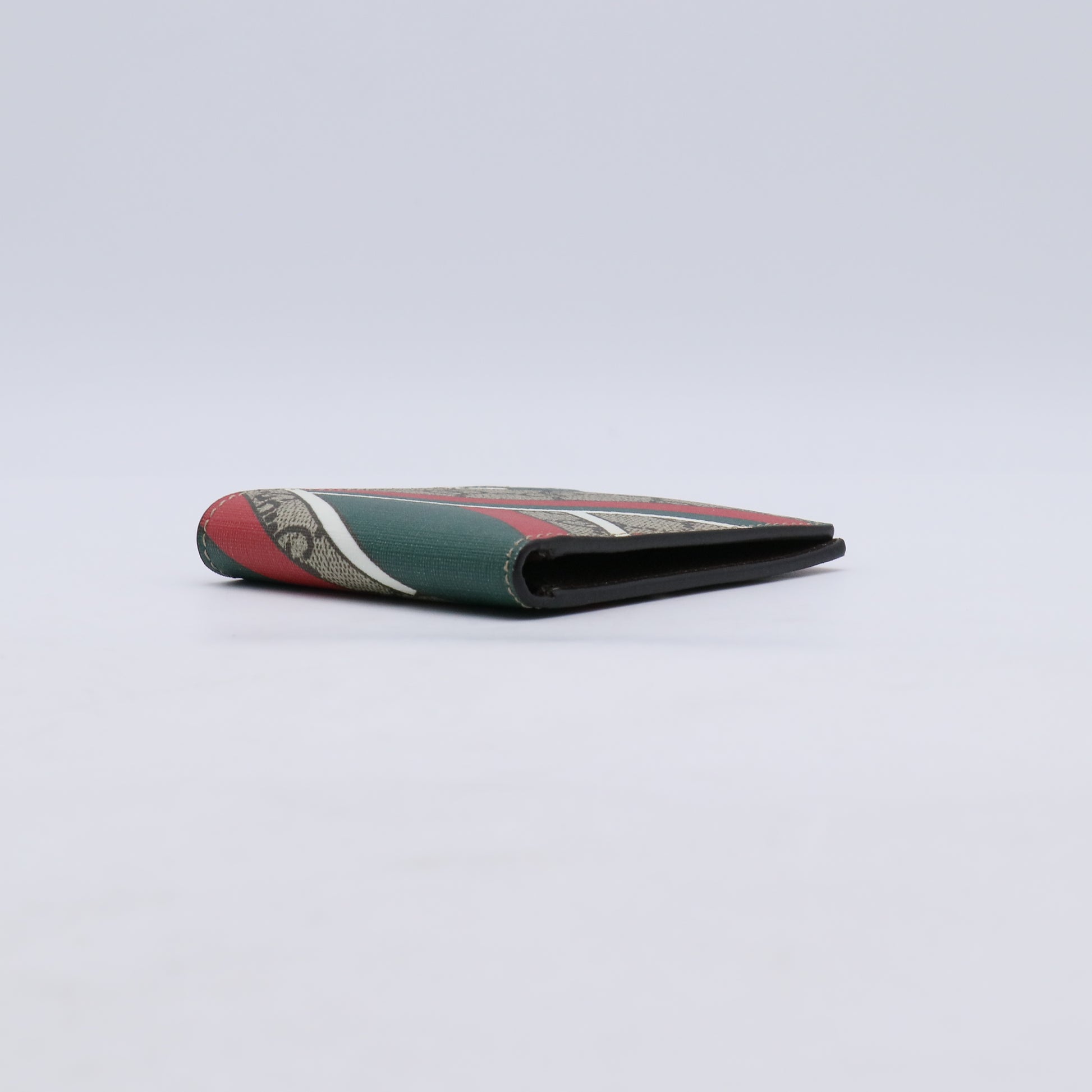 Gucci GG Supreme Chevron Bifold Wallet W21314