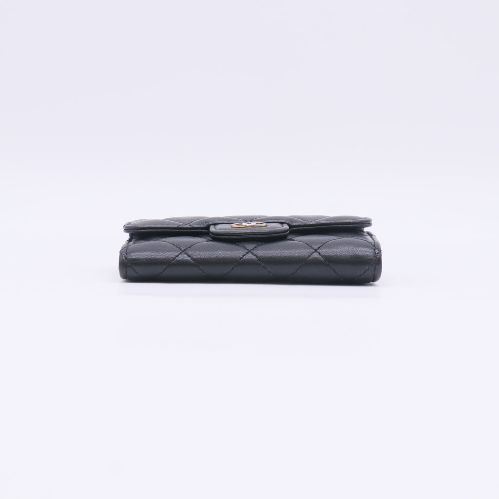 Chanel Classic Flap Card Holder W22800