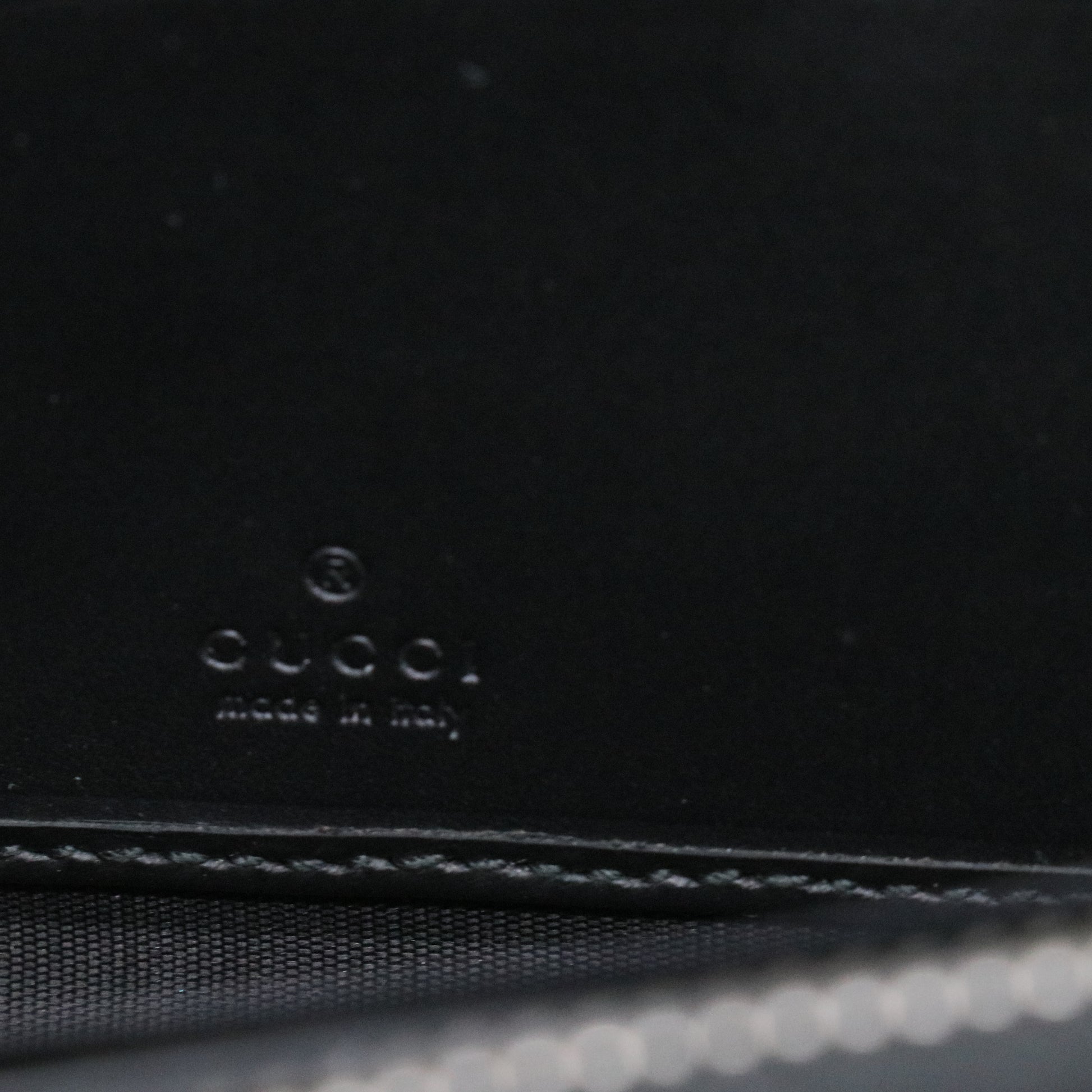 Gucci Signature Leather Web Zip Around Wallet W20988