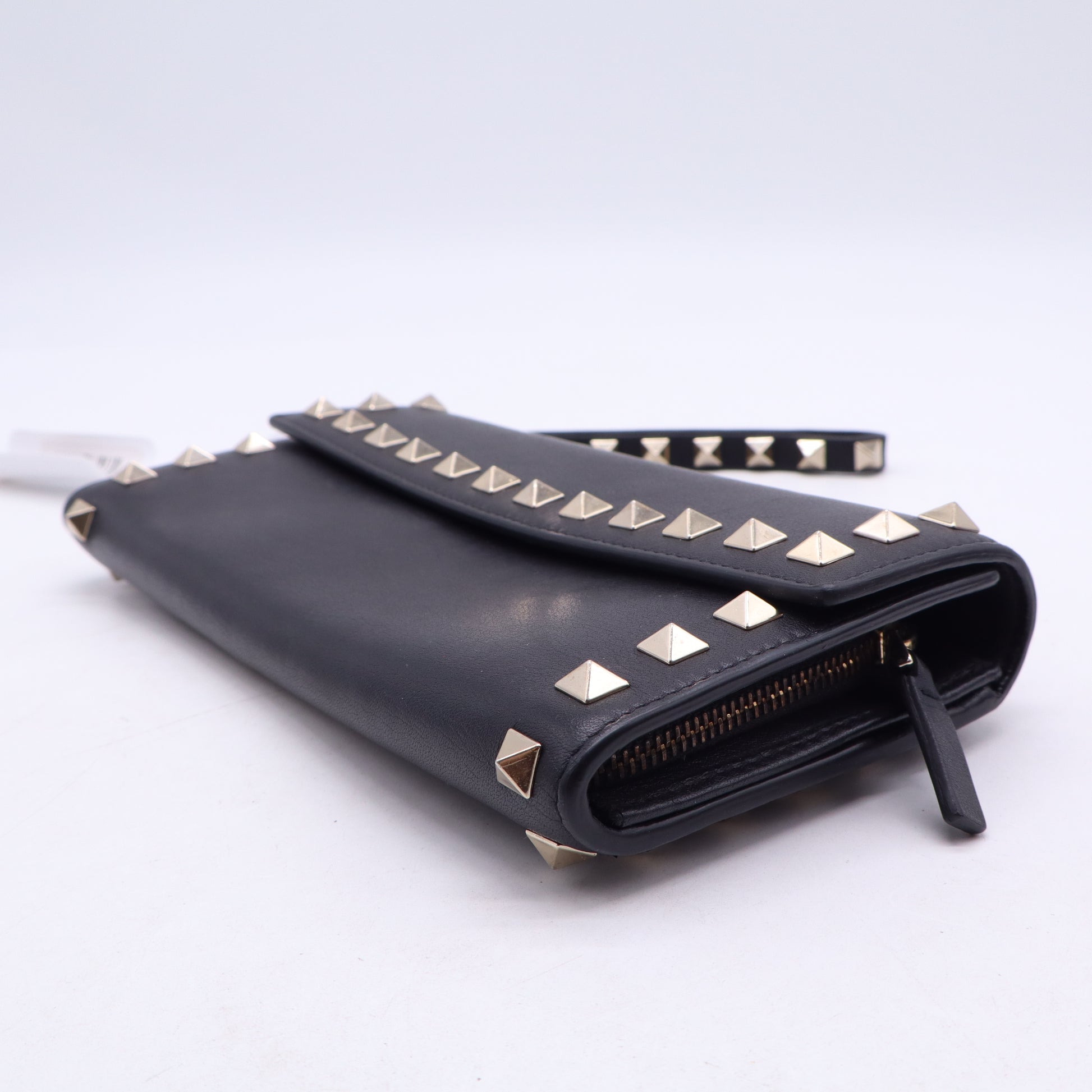 Valentino Garavani Vitello Rockstud Side Slip Clutch/Wallet twins