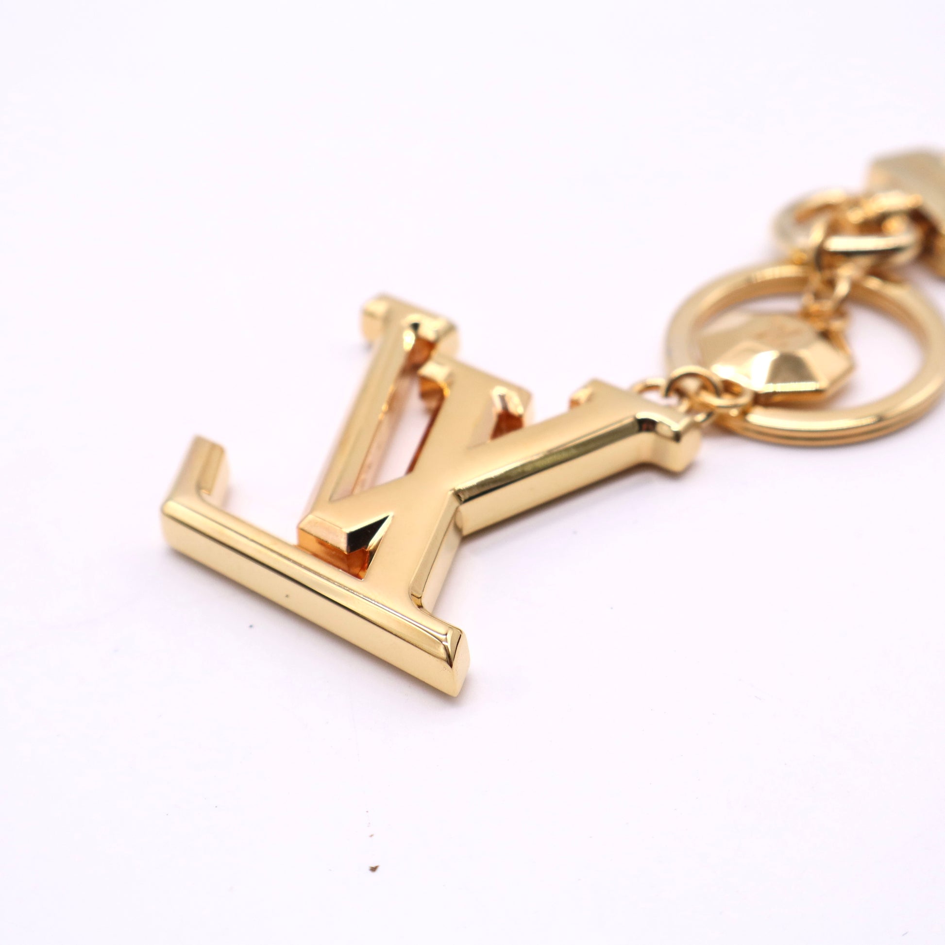 Metal Taurillon LV Capucines Bag Charm Key Holder  W20073