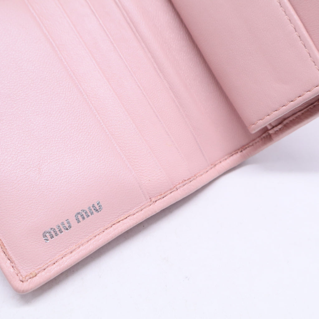 Nappa Matelasse Crystal Pearl Logo Compact Wallet Orchidea W20555