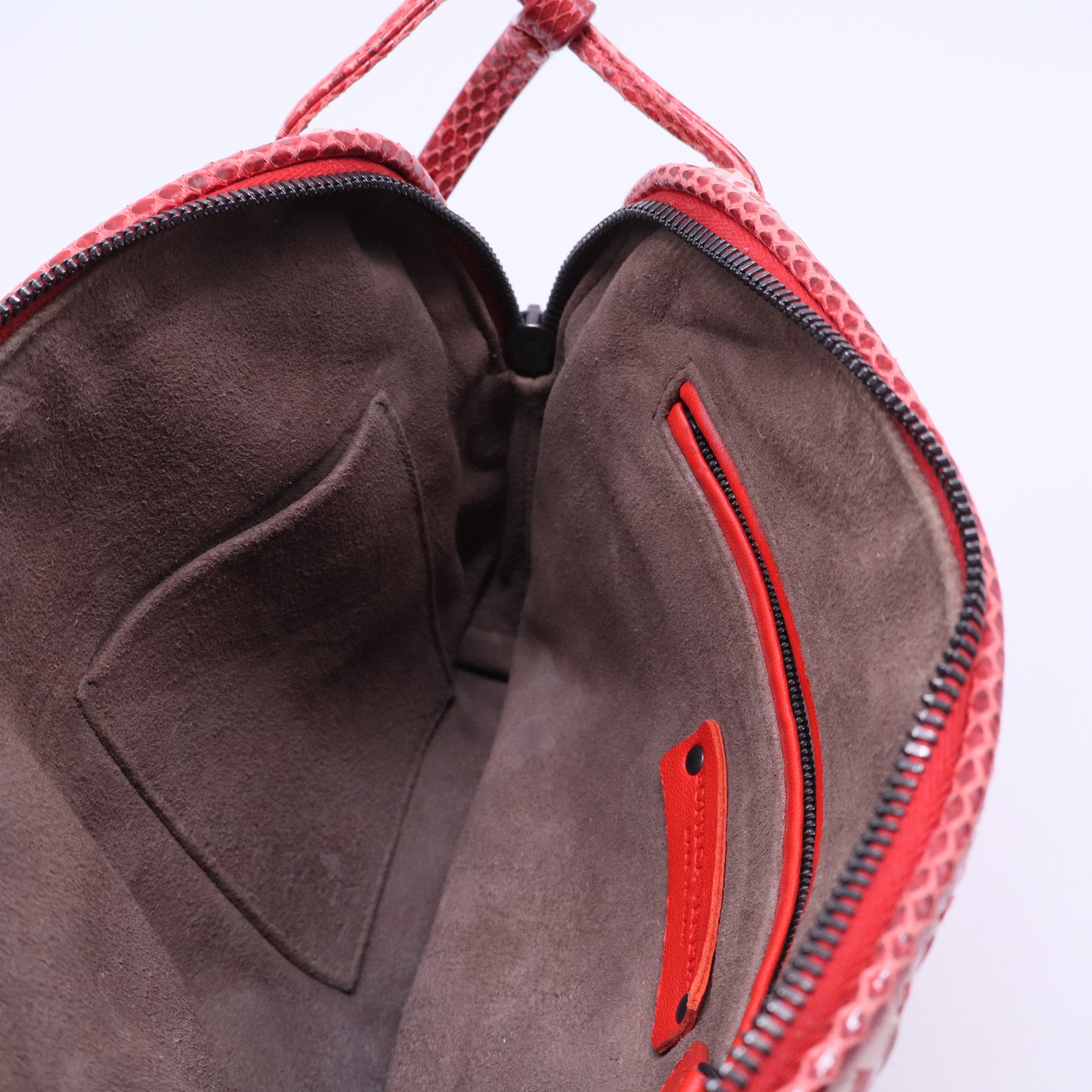 Leather Shoulder Bag B20731