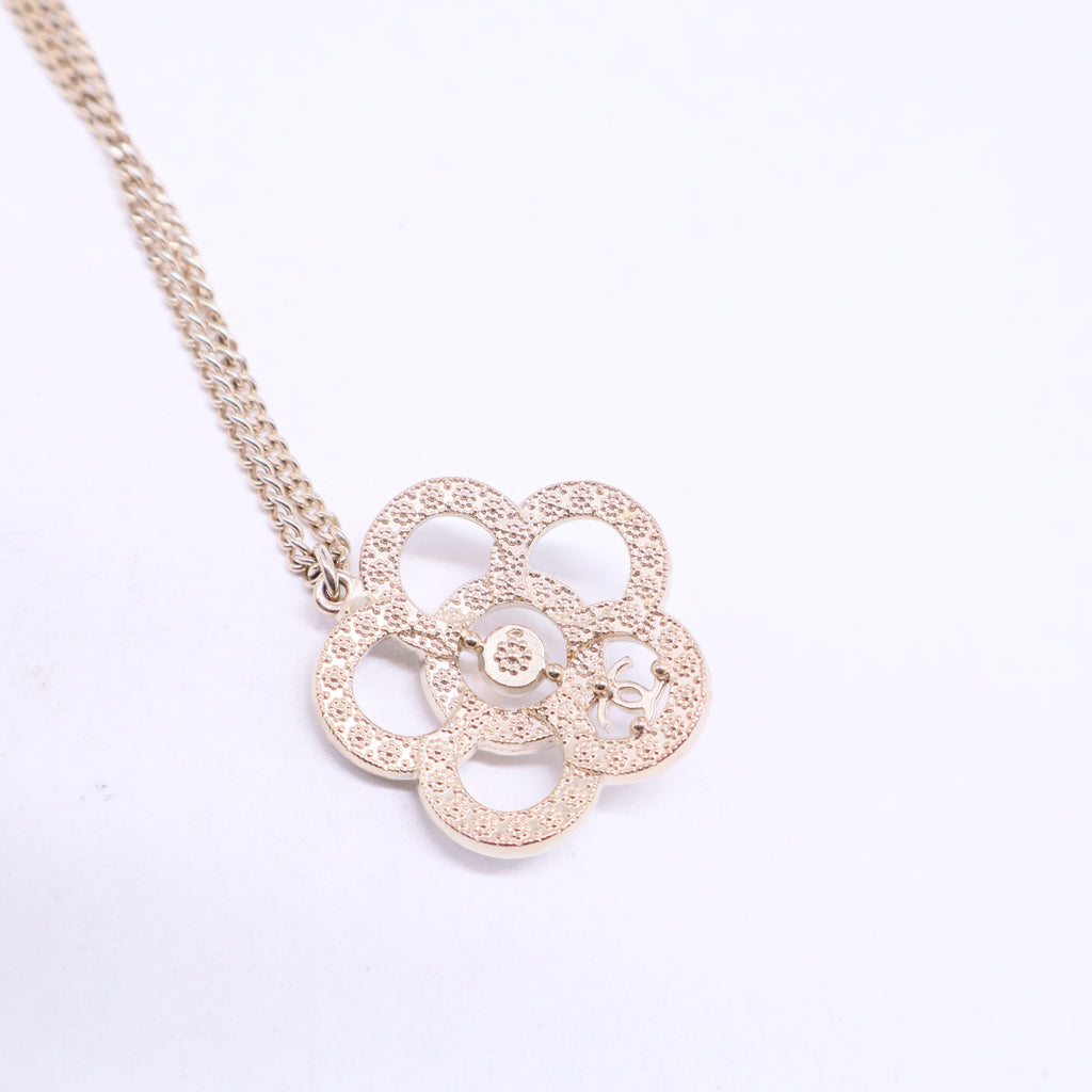 Pearl CC Flower Pendant Necklace Gold W20621