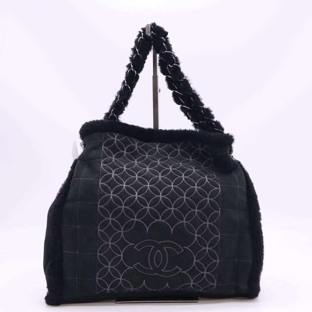 Chanel Square Stitch Chain Tote Quilted Shearling B24685