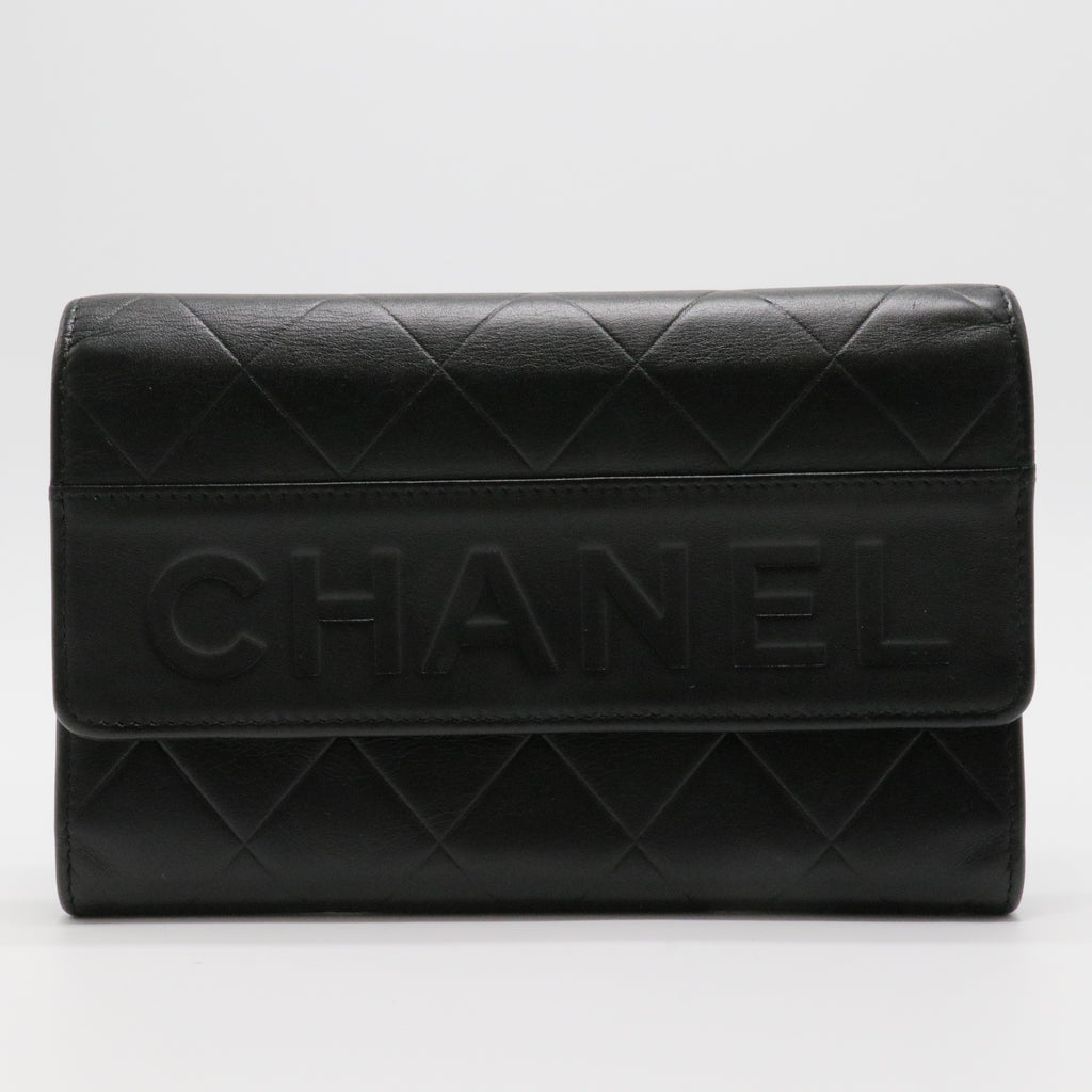 Matelassé Logo Flap Clutch Black Lambskin