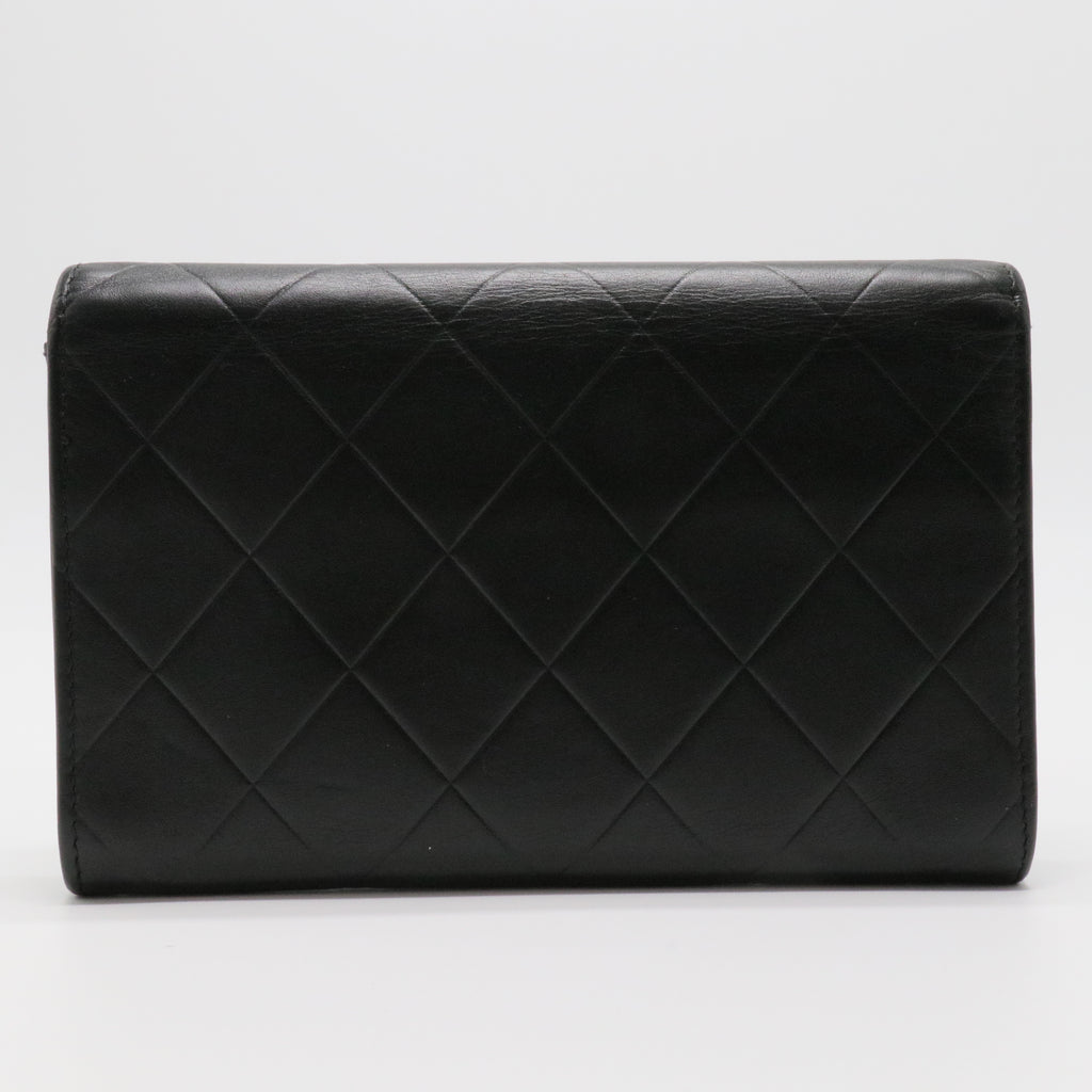 Matelassé Logo Flap Clutch Black Lambskin