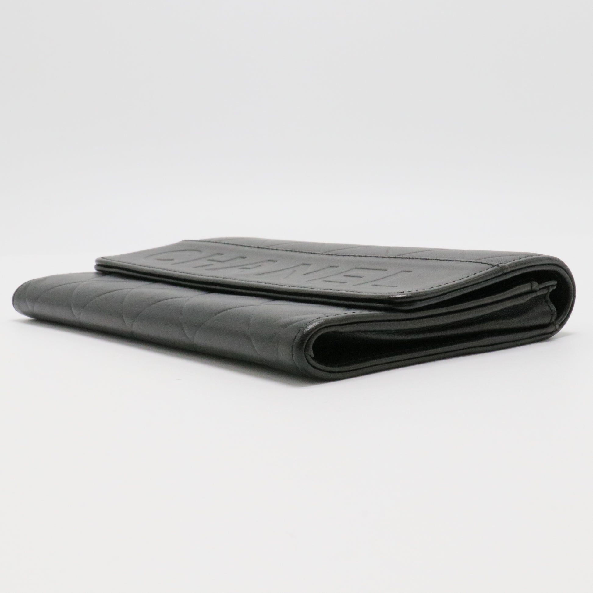 Matelassé Logo Flap Clutch Black Lambskin