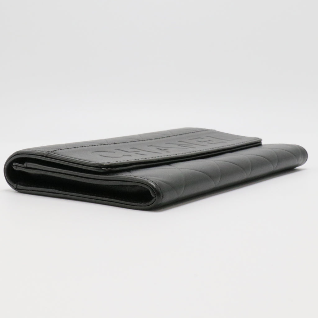 Matelassé Logo Flap Clutch Black Lambskin