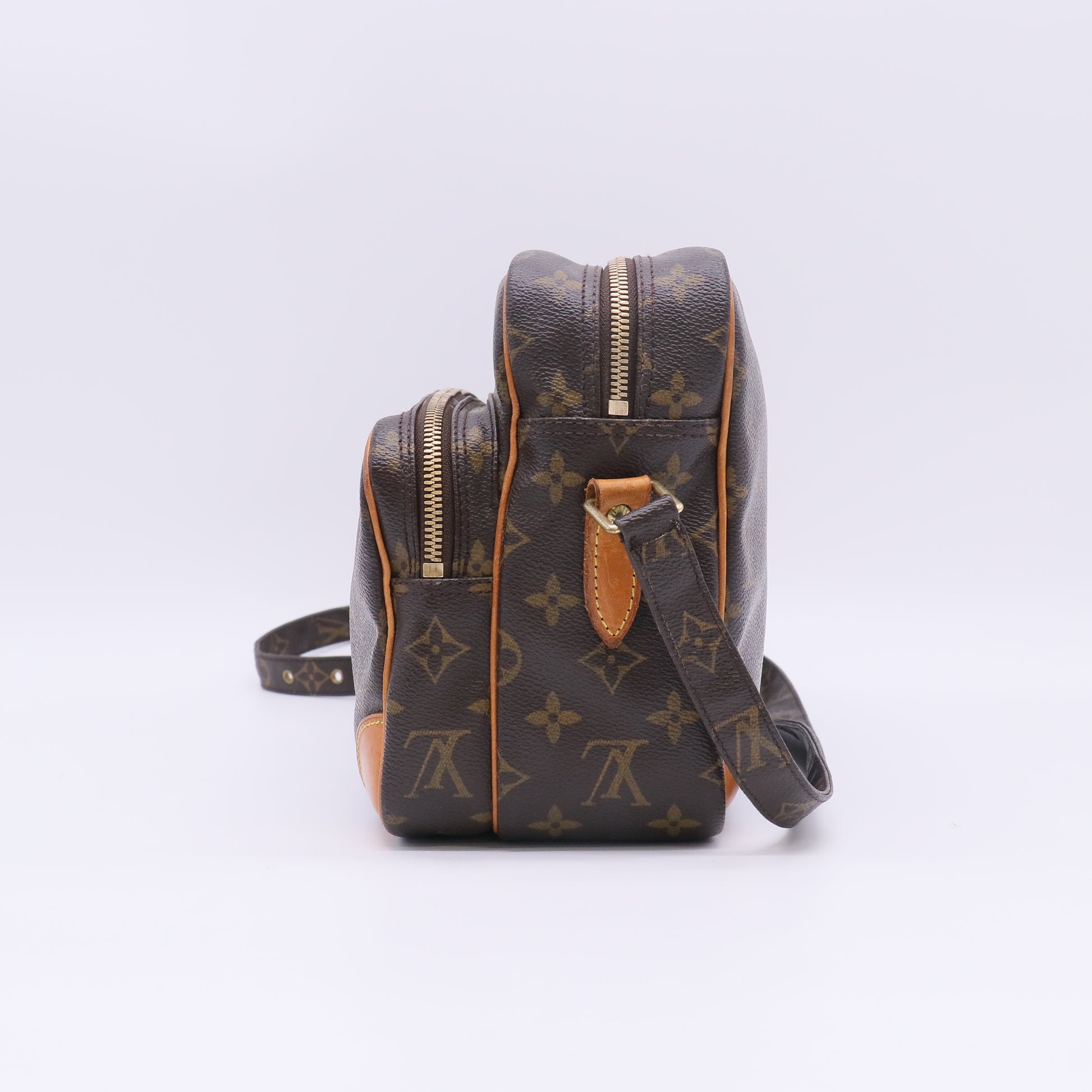 Louis Vuitton Monogram Canvas Nil 28 Messenger Bag B23766