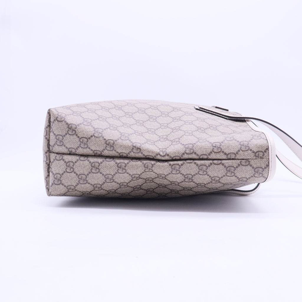 GG Supreme Medium Shopping Tote B20101