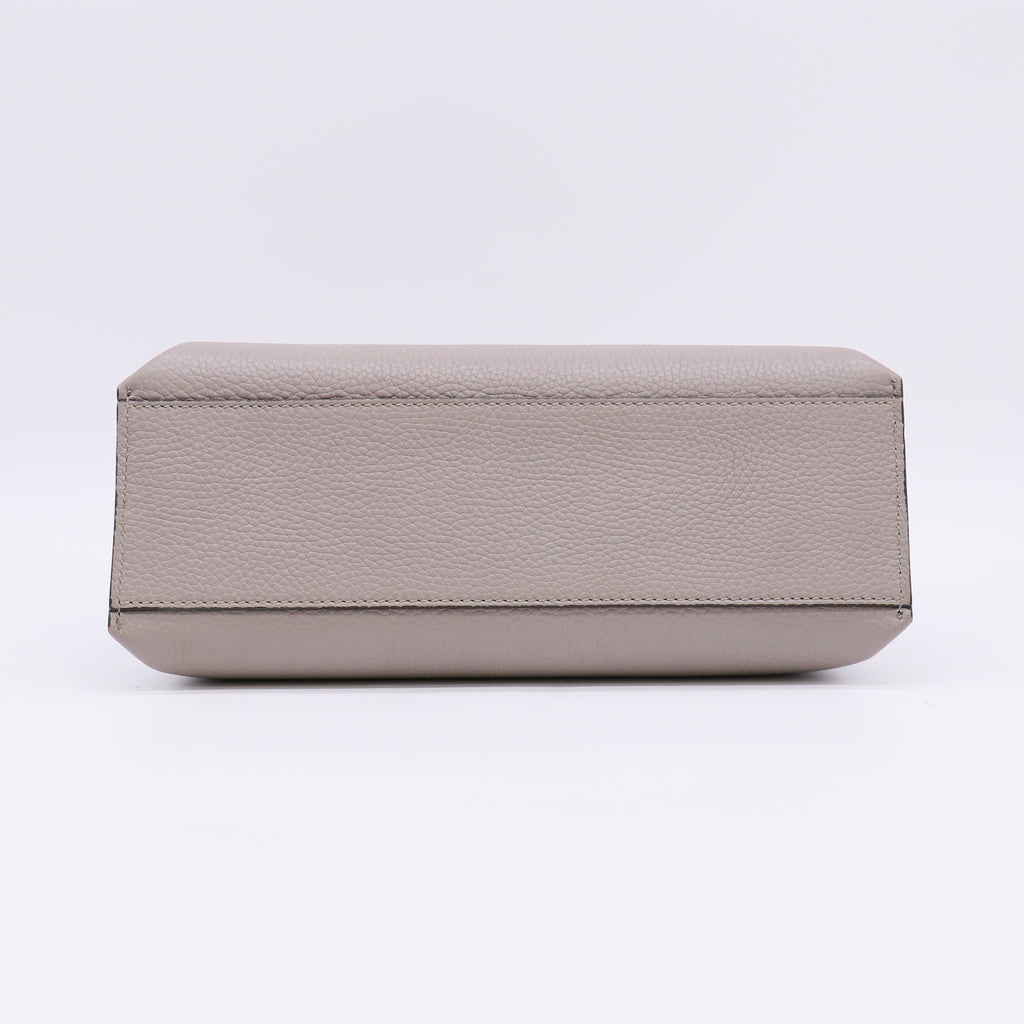 Gucci Bamboo Daily Top Handle Bag in Grey Grained Leather B23047