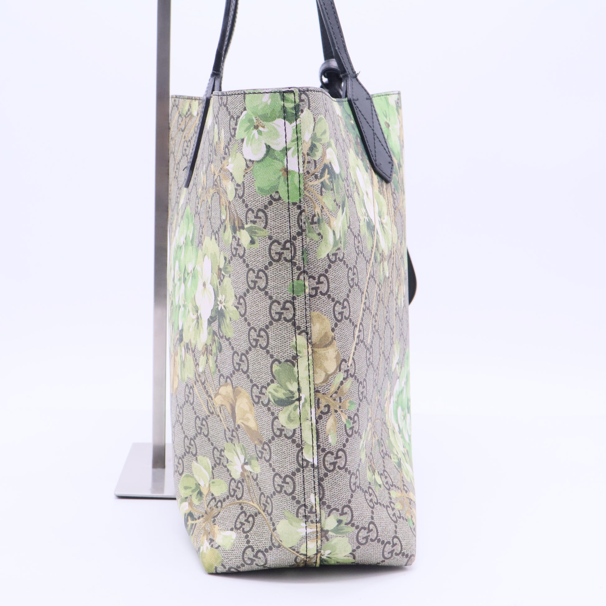 GG Blooms Floral Tote B12345