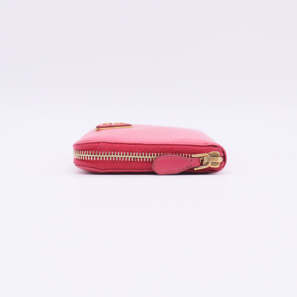 Prada Saffiano Metal Triangle Zippy Wallet W22703
