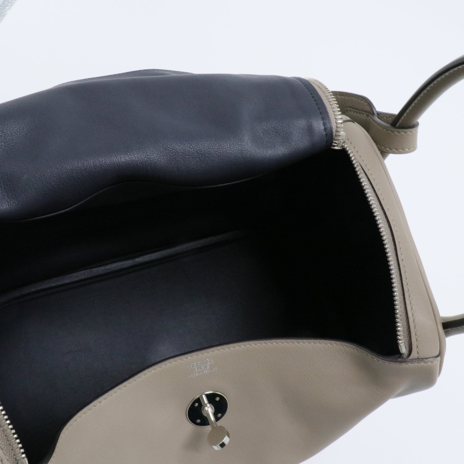 Lindy 30 Swift Leather Palladium Hardware 81-Gris Tourterelle
