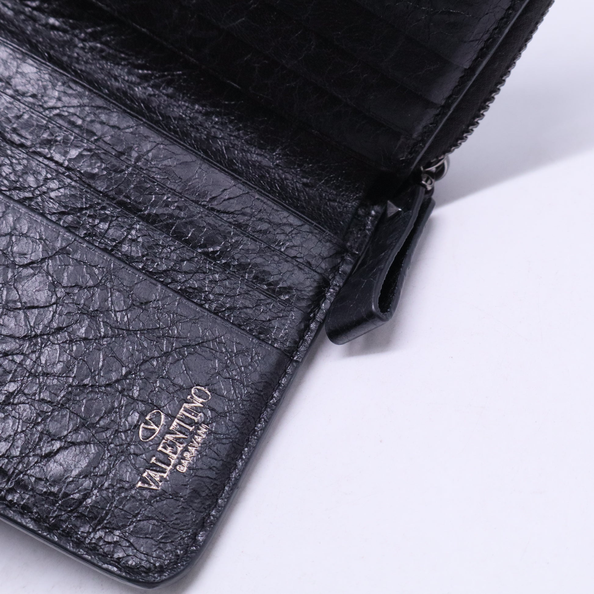 Craquele Nappa Rockstud Spike Compact Zip Around Wallet Black W20647