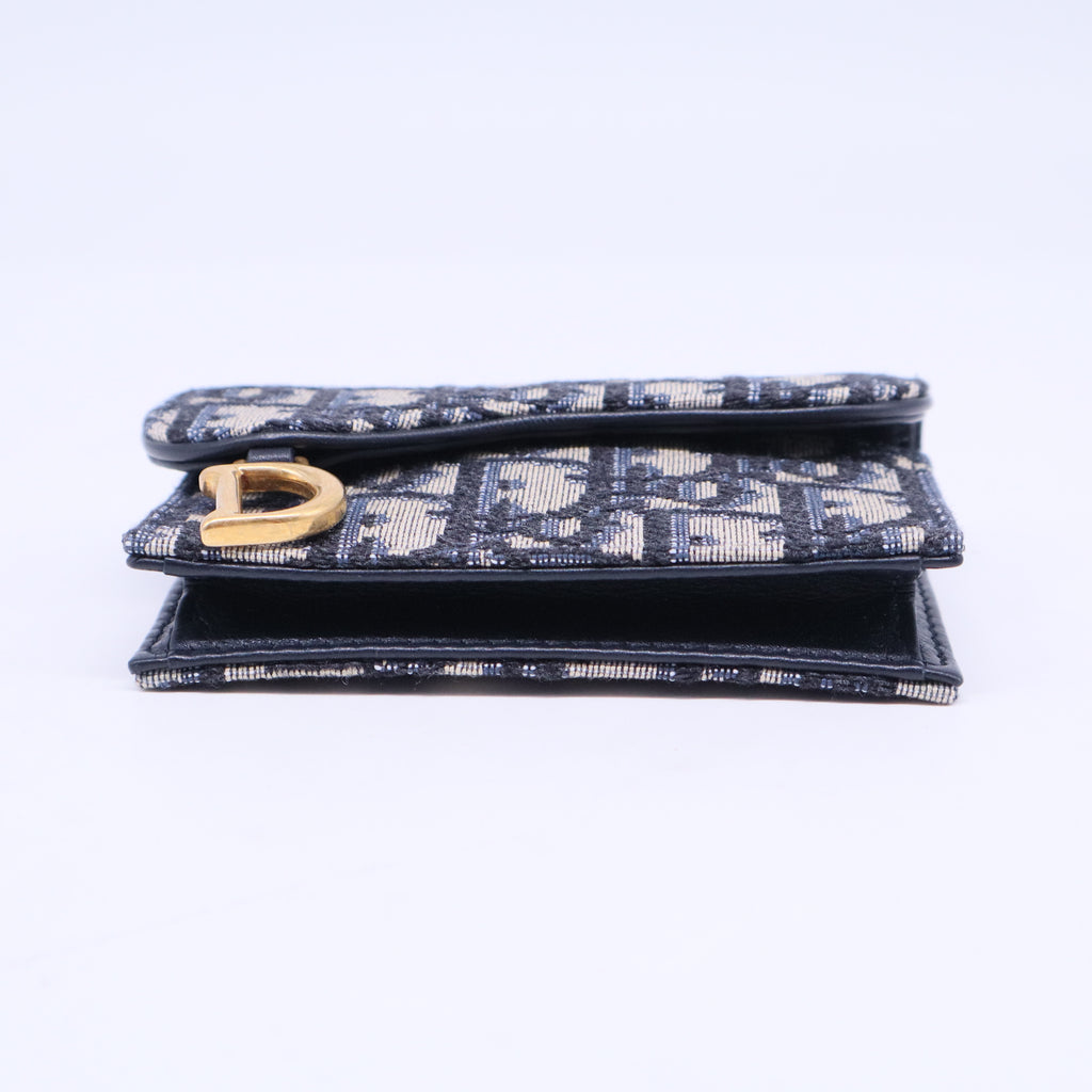 Saddle Flap Card Holder W20613