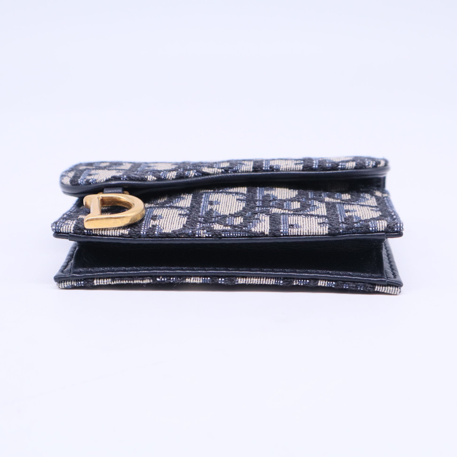 Saddle Flap Card Holder W20613