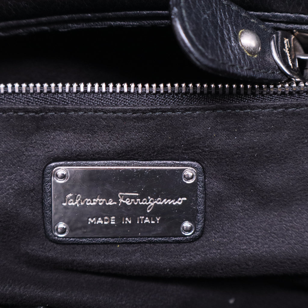 Silver Tone Leather Shoulder Bag B20711
