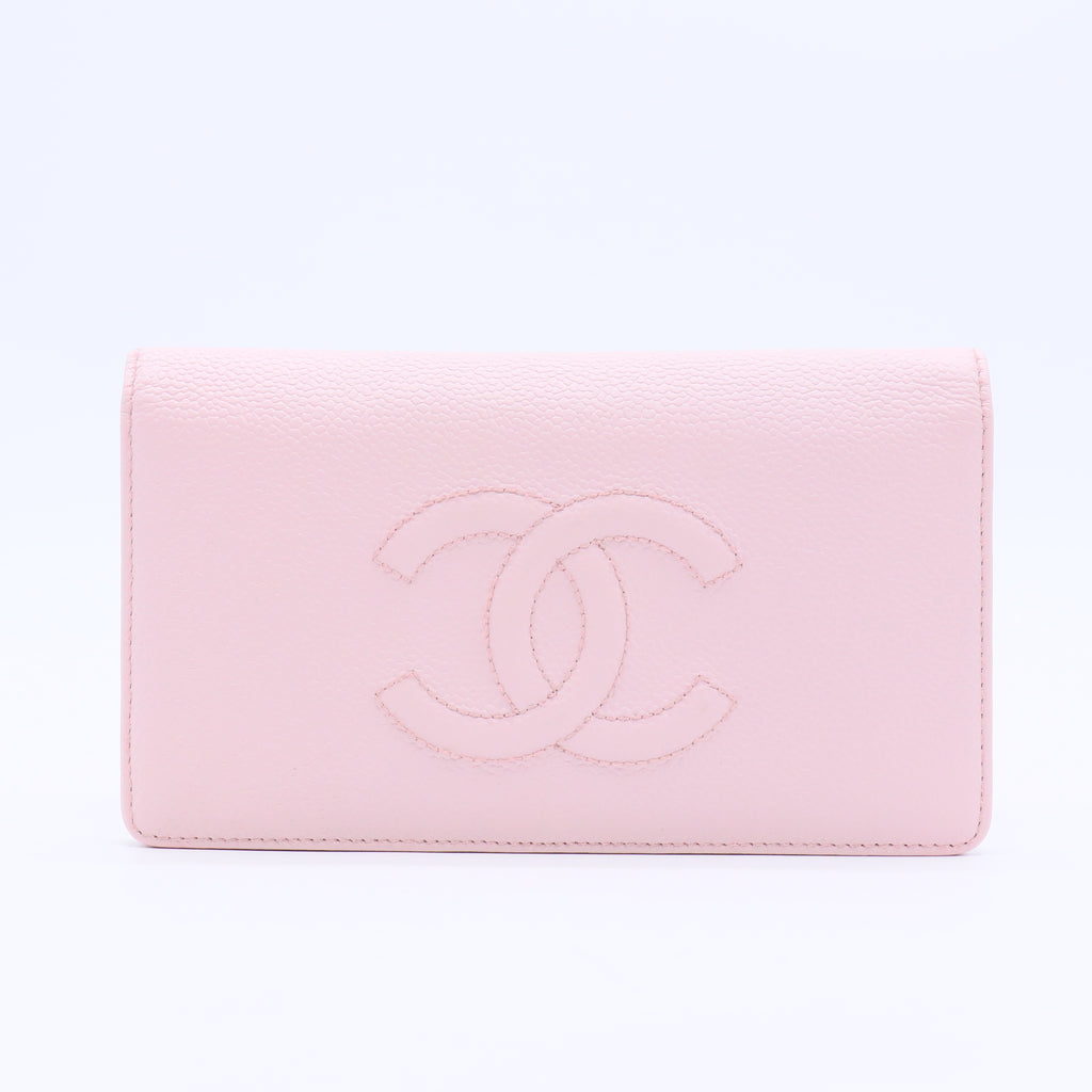 Quilted Caviar Timeless CC Classic Wallet On Chain