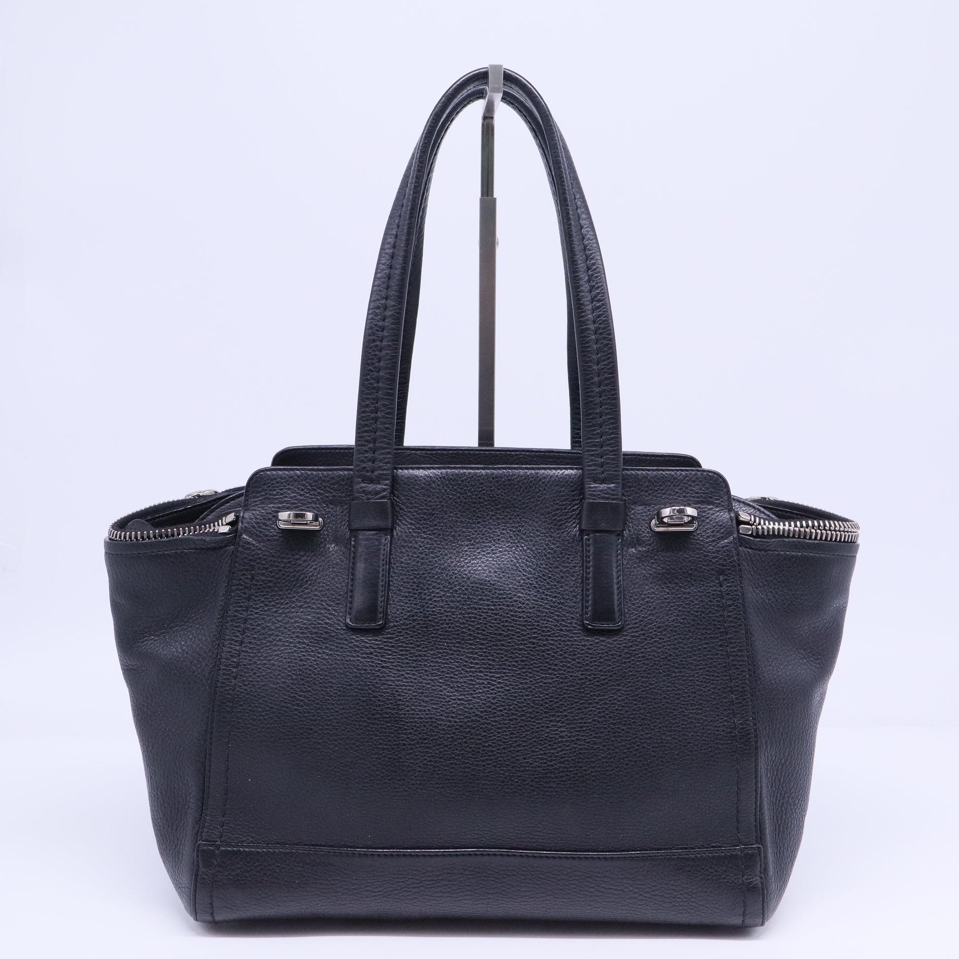 Silver Tone Leather Shoulder Bag B20711