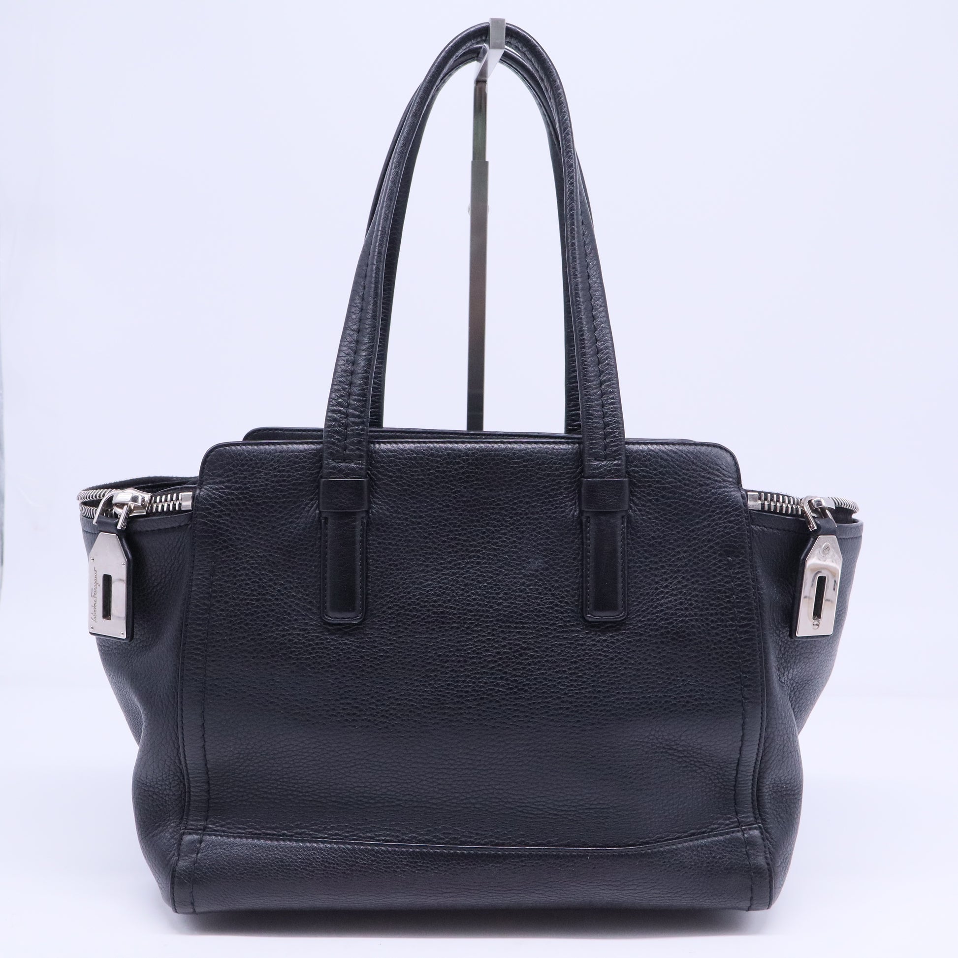Silver Tone Leather Shoulder Bag B20711