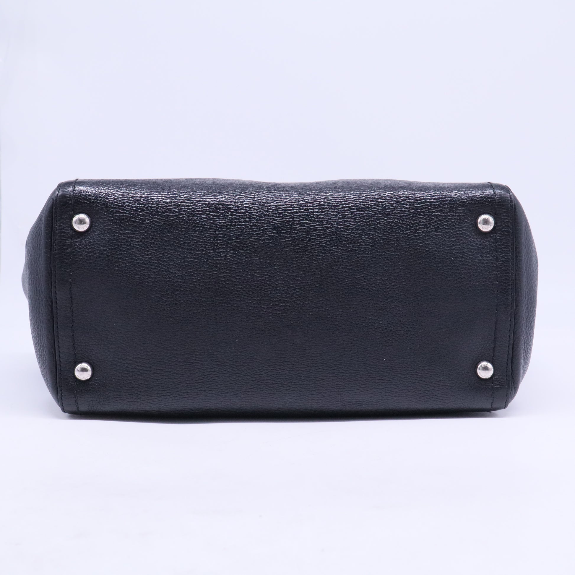 Silver Tone Leather Shoulder Bag B20711