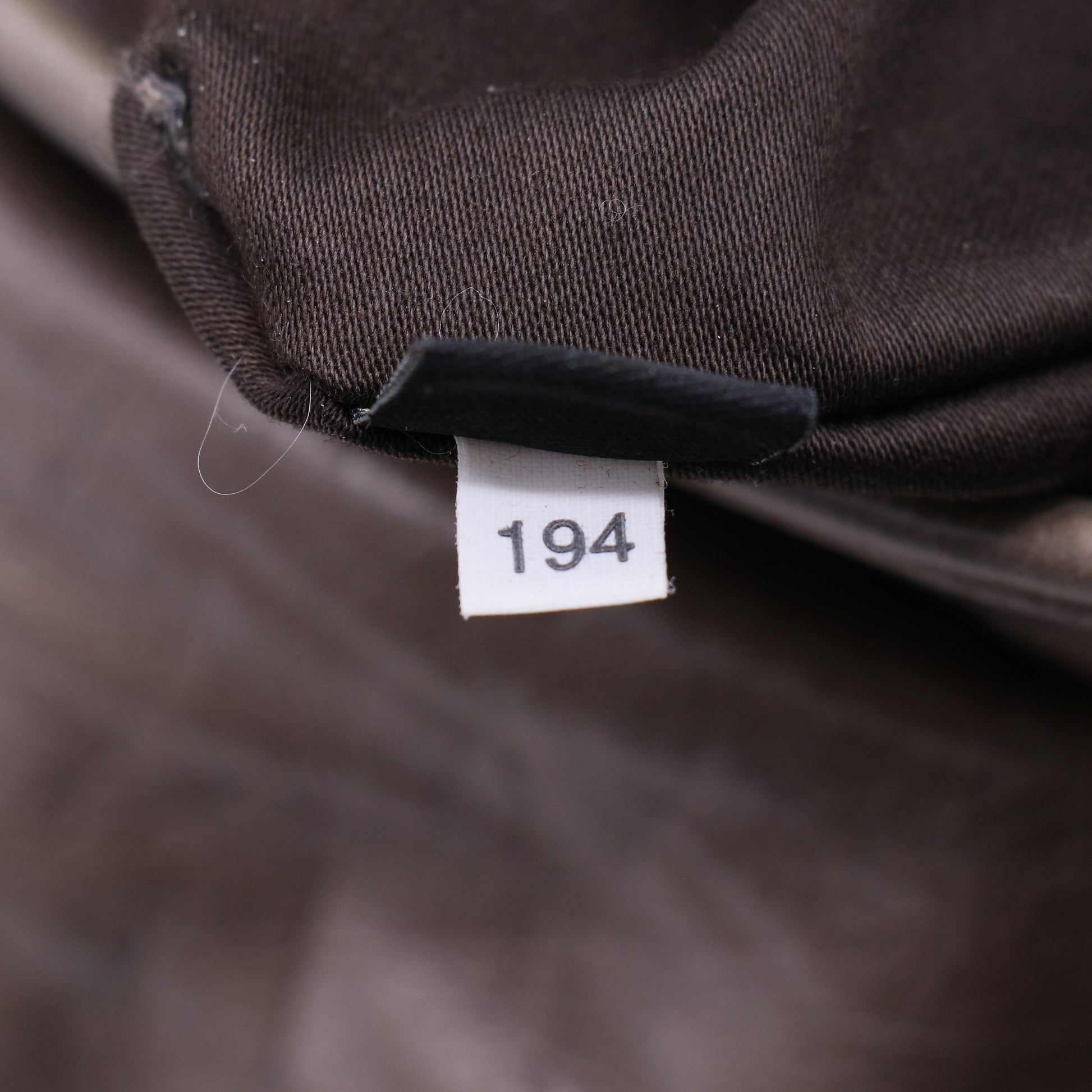 Nappa Matelasse Coffer Hobo Juta B21184